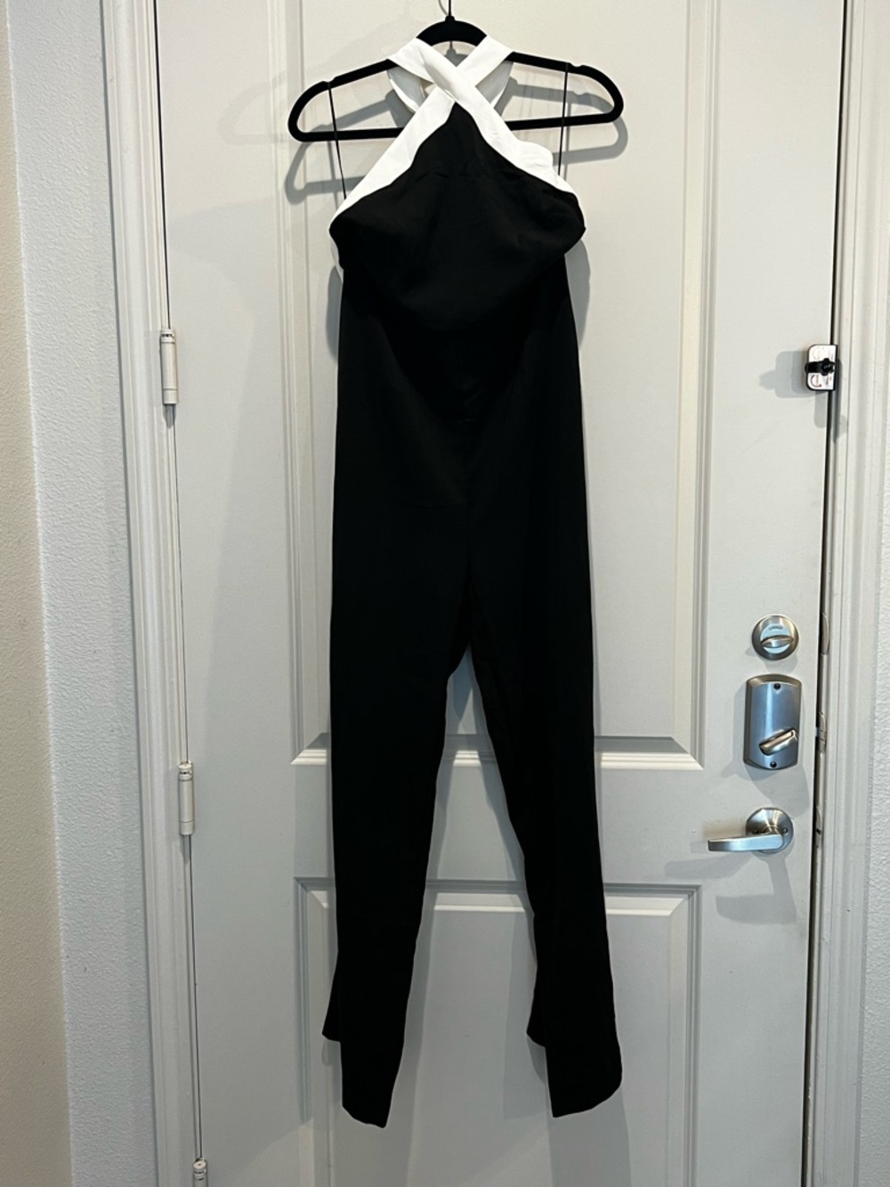 Superdown Black White Halter Jumpsuit Size Large NWT - Picture 2 of 7